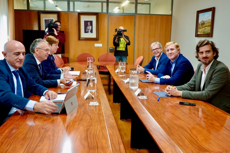 Reuni�n en Delegaci�n del Gobierno en Extremadura