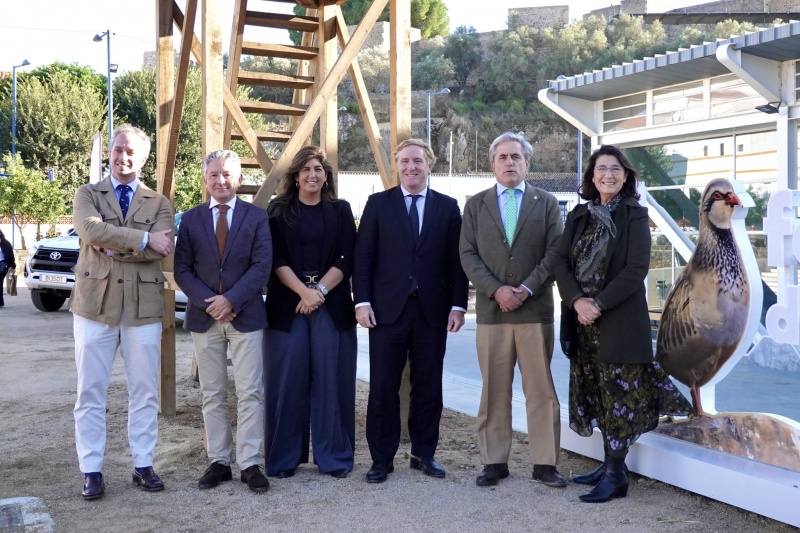 Firma convenio caza en M�rtola